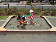 砂場・テーブル・パーゴラ(幼稚園・保育園向け)の写真